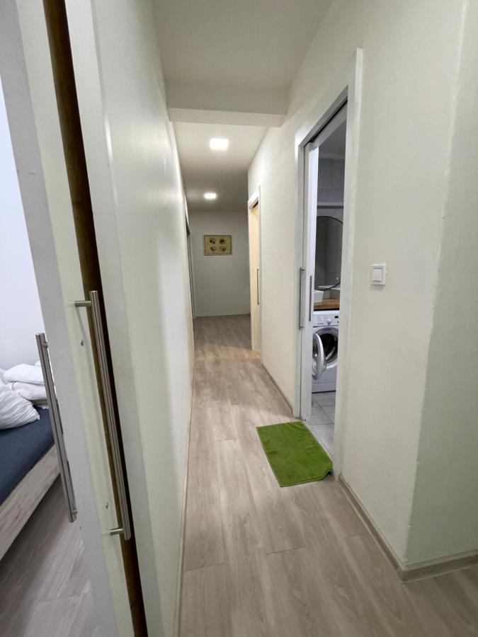 Red&Black Apartment City Centr, Na Hradbach 118 Ostrava Ngoại thất bức ảnh