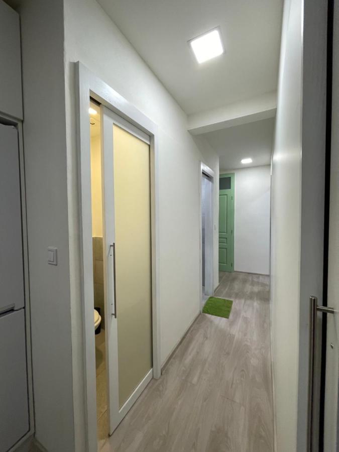 Red&Black Apartment City Centr, Na Hradbach 118 Ostrava Ngoại thất bức ảnh