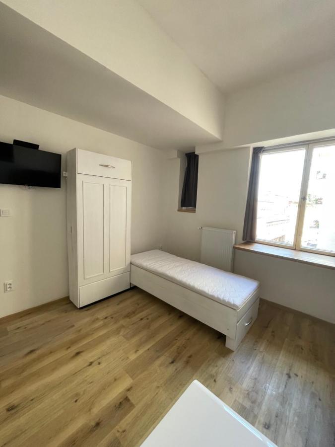 Red&Black Apartment City Centr, Na Hradbach 118 Ostrava Ngoại thất bức ảnh