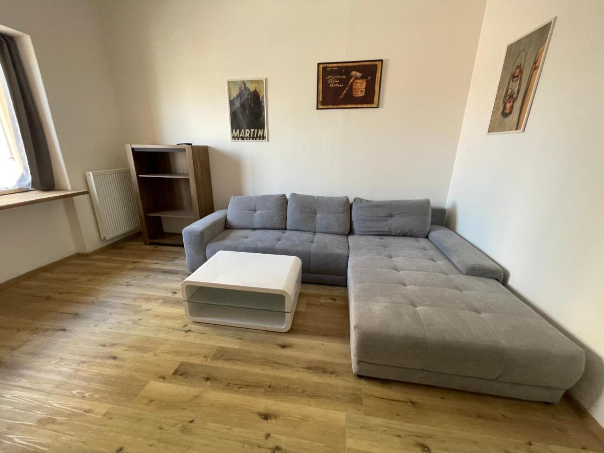 Red&Black Apartment City Centr, Na Hradbach 118 Ostrava Ngoại thất bức ảnh
