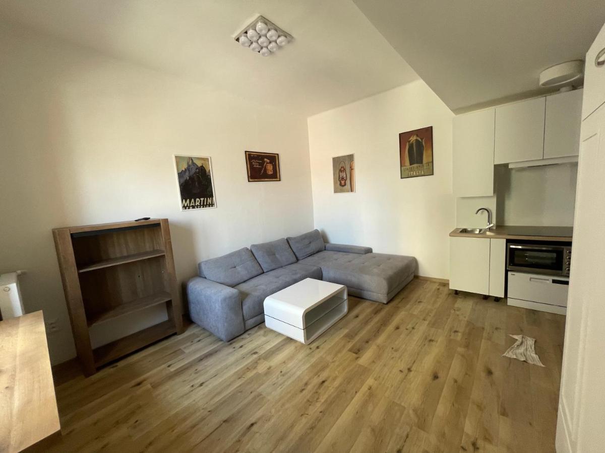 Red&Black Apartment City Centr, Na Hradbach 118 Ostrava Ngoại thất bức ảnh