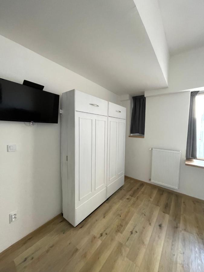 Red&Black Apartment City Centr, Na Hradbach 118 Ostrava Ngoại thất bức ảnh