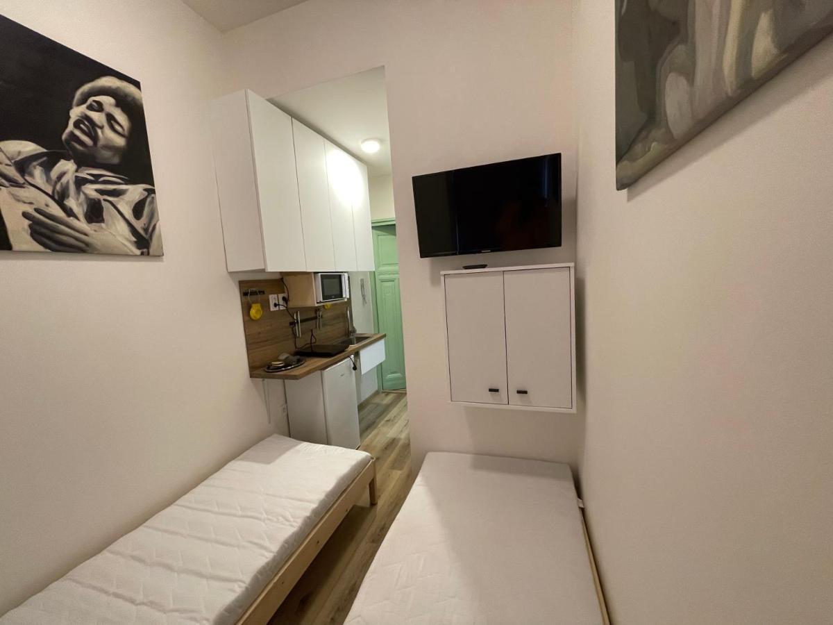 Red&Black Apartment City Centr, Na Hradbach 118 Ostrava Ngoại thất bức ảnh
