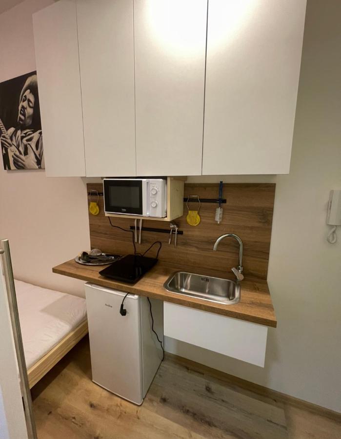 Red&Black Apartment City Centr, Na Hradbach 118 Ostrava Ngoại thất bức ảnh