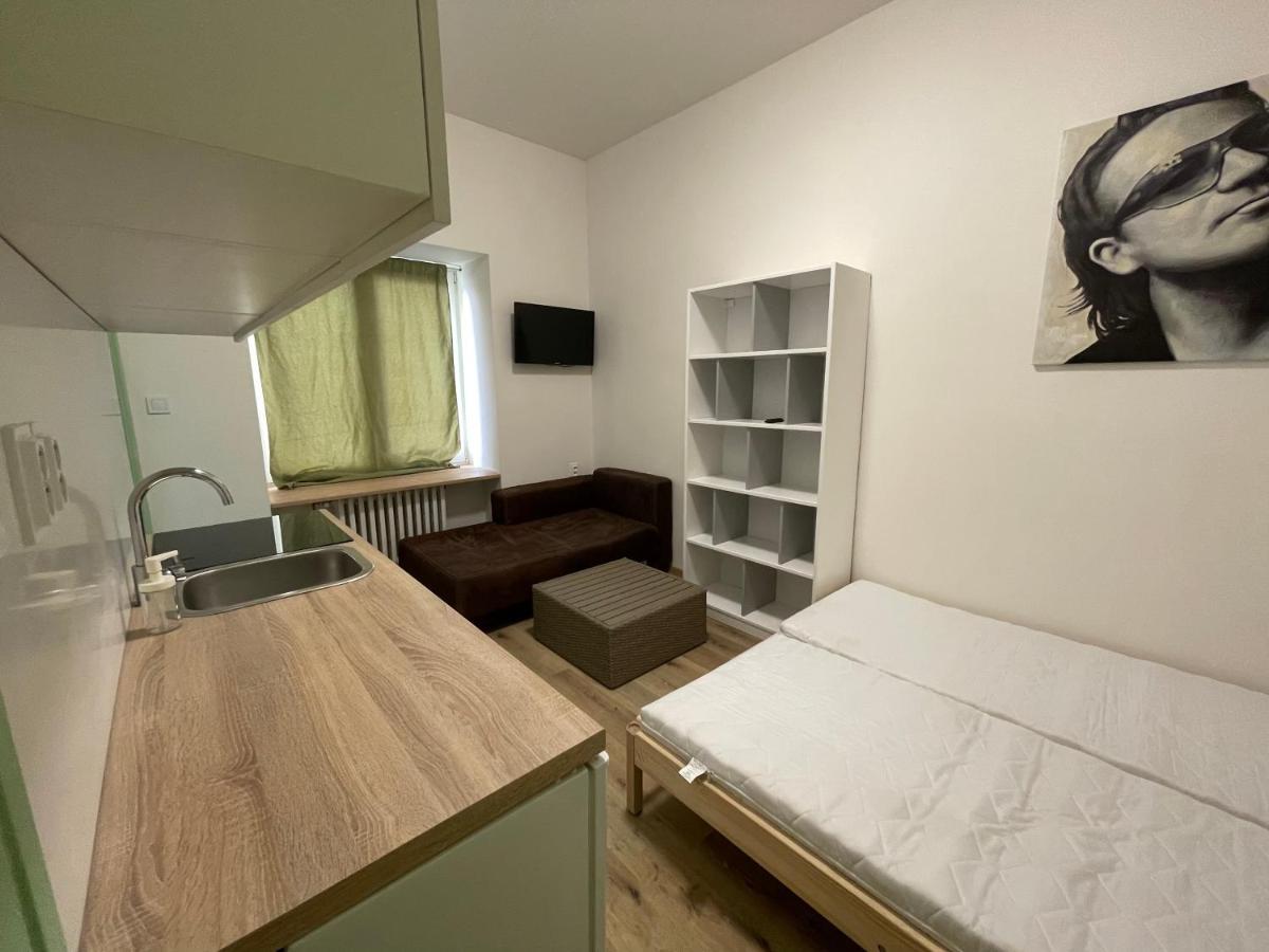 Red&Black Apartment City Centr, Na Hradbach 118 Ostrava Ngoại thất bức ảnh