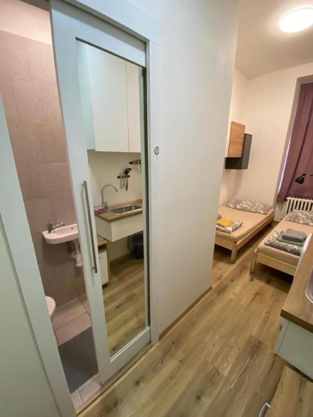 Red&Black Apartment City Centr, Na Hradbach 118 Ostrava Ngoại thất bức ảnh