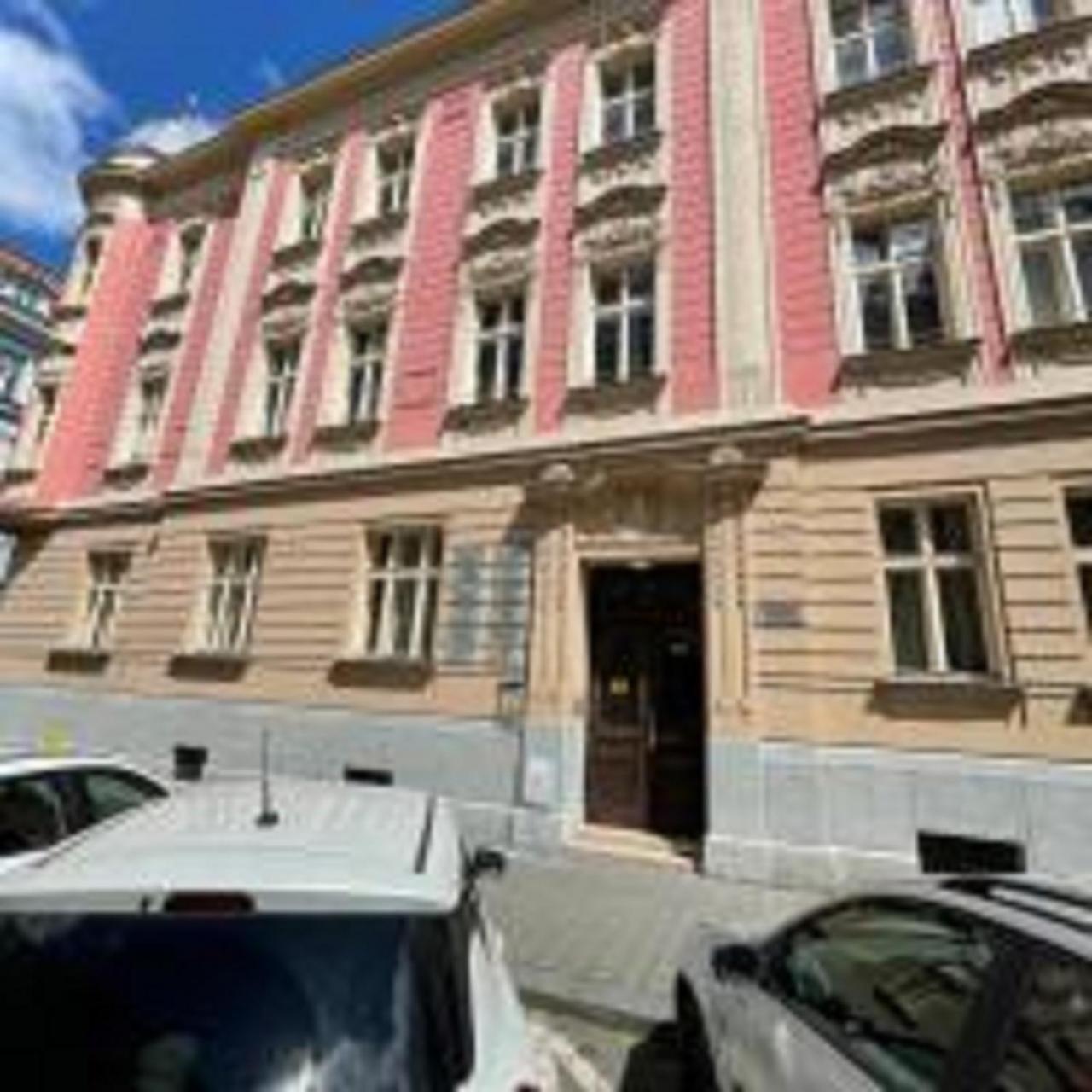 Red&Black Apartment City Centr, Na Hradbach 118 Ostrava Ngoại thất bức ảnh